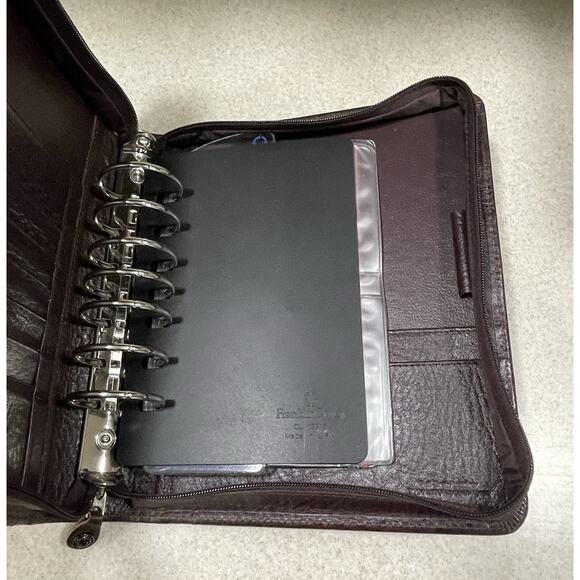 Elegant Brown Leather Planner - Picture 10 of 14